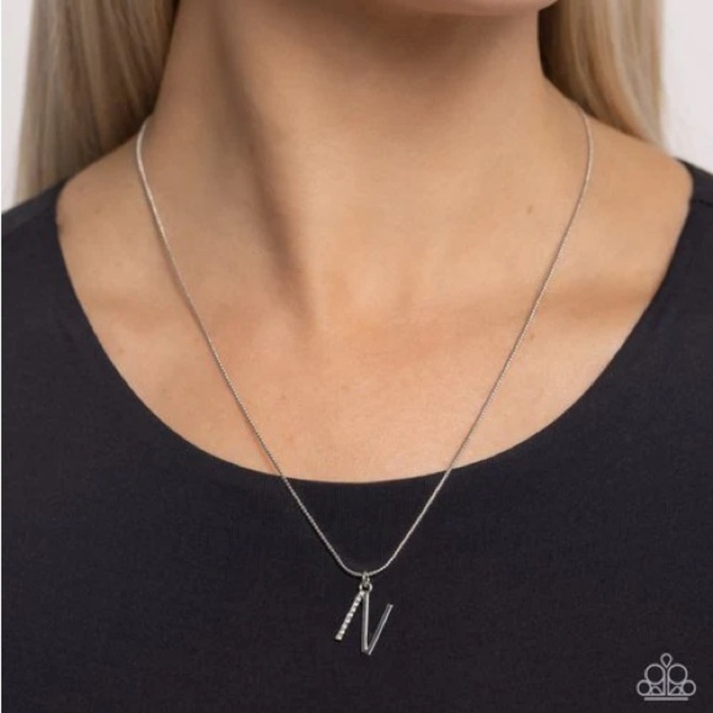 Paparazzi Elegant Silver 'V' Necklace